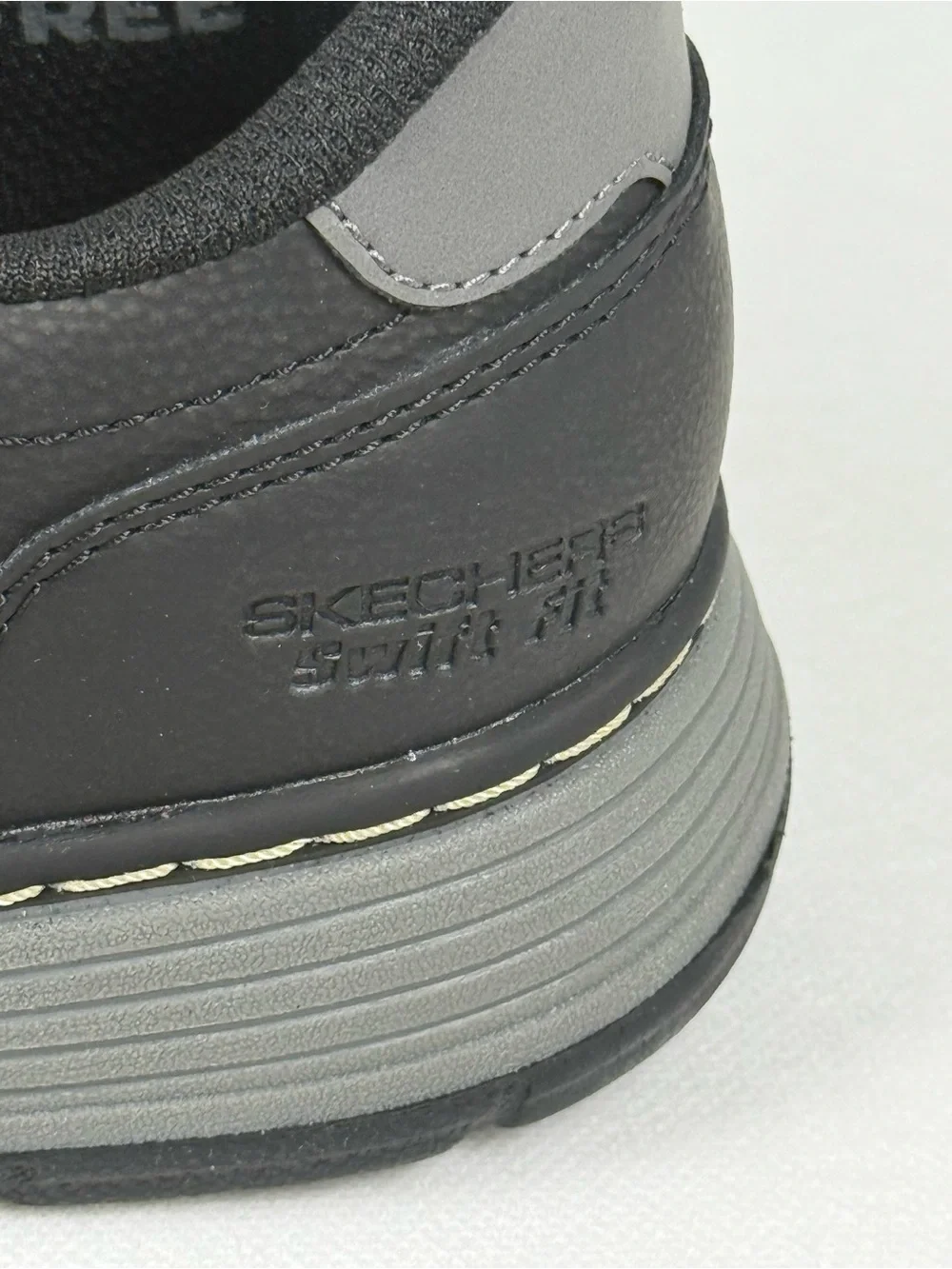 SKECHERS Hands Free Swift Fit Shoes Mens Size 10 Black Lace Up Casual 1961245